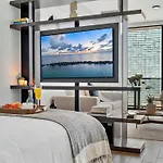 Mvr - Live The High Life In Downtown Miami